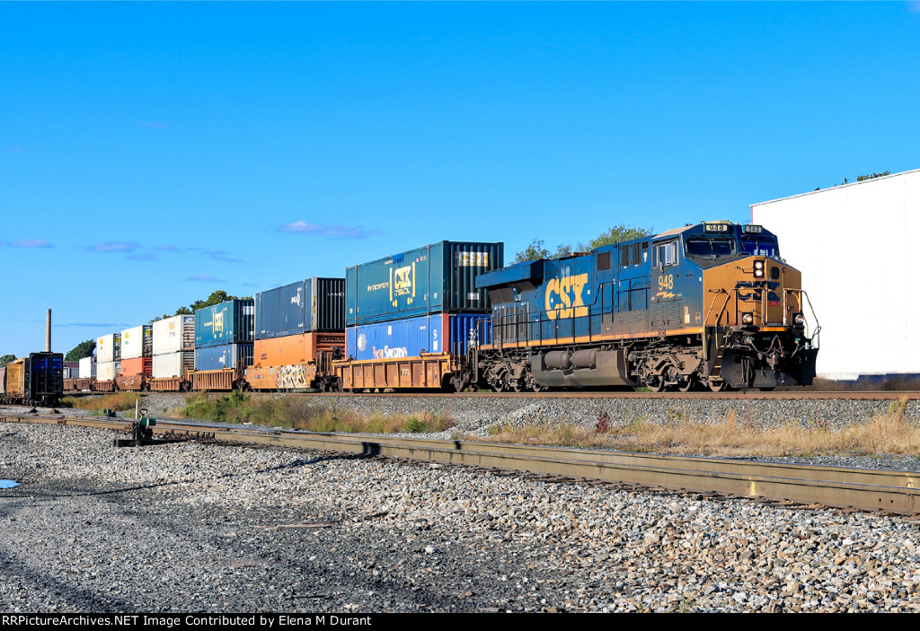 CSX 948 on I-158